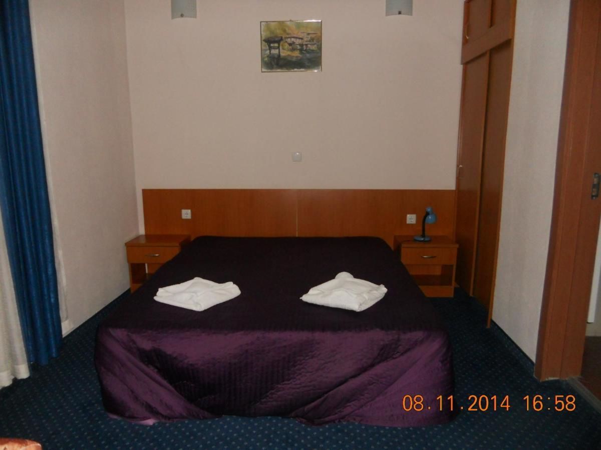 Отель Family Hotel Helios Севлиево-29